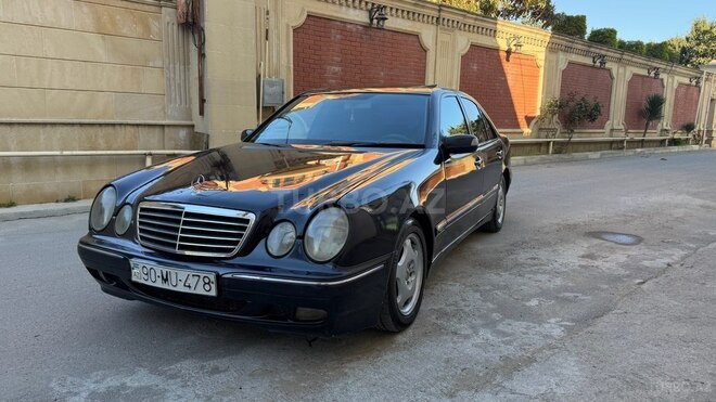 Mercedes E 320-11