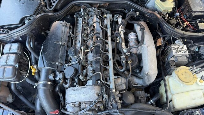 Mercedes E 320-12