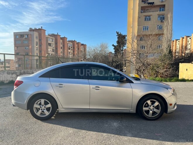 Chevrolet Cruze-16