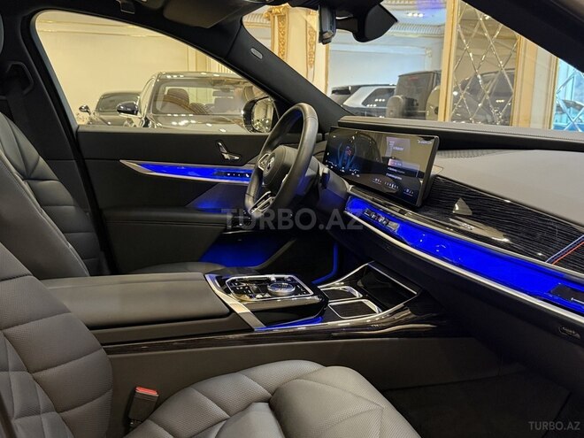 BMW i7 2024, 12,000 km - 0.0 l - Bakı