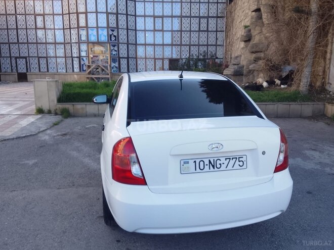 Hyundai Accent-5