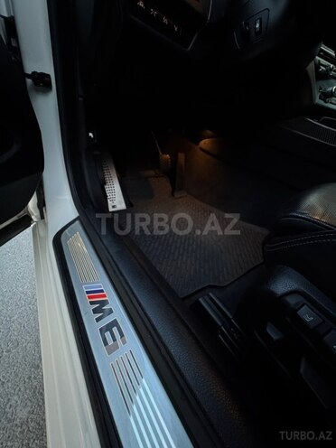 BMW M6-19