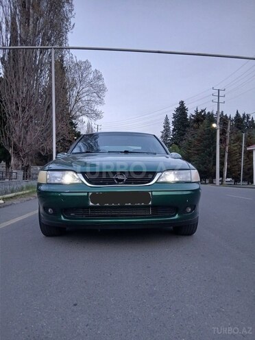 Opel Vectra-4