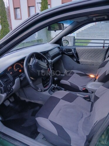Opel Vectra-13