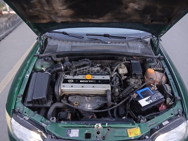 Opel Vectra-14