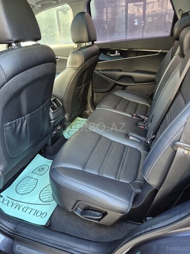 Kia Sorento-16