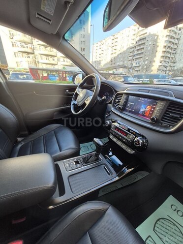 Kia Sorento-12