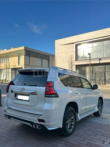 Toyota Land Cruiser Prado-7
