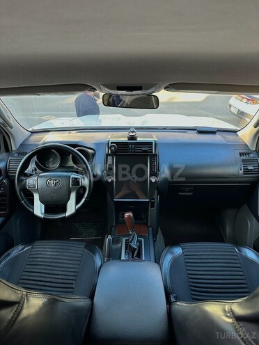 Toyota Land Cruiser Prado-9