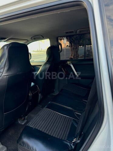 Toyota Land Cruiser Prado-10