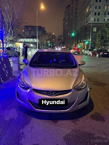 Hyundai Elantra-8