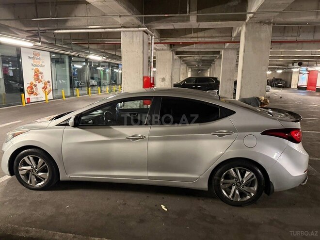 Hyundai Elantra-2