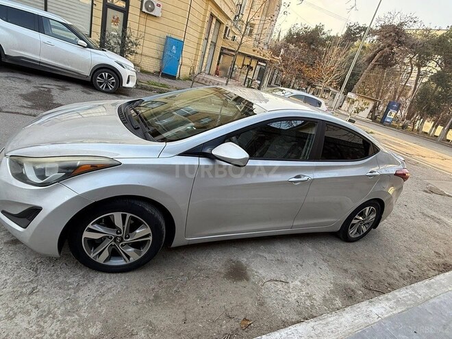 Hyundai Elantra-14