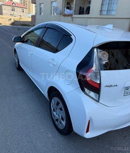 Toyota Aqua-7