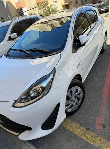 Toyota Aqua-5
