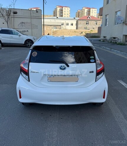 Toyota Aqua-6