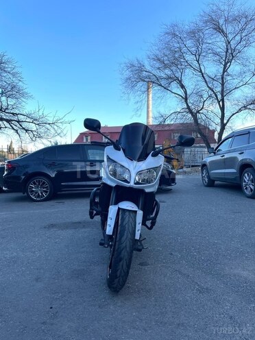 Yamaha FZ1-5