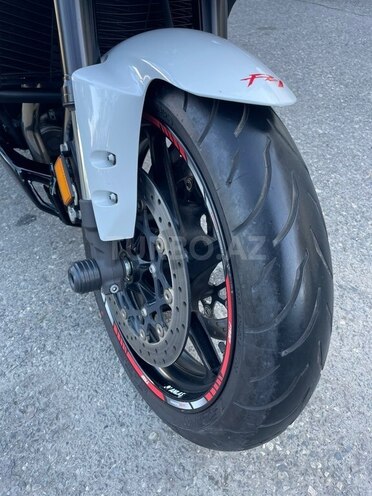 Yamaha FZ1-10