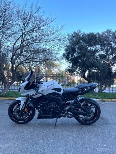 Yamaha FZ1-4