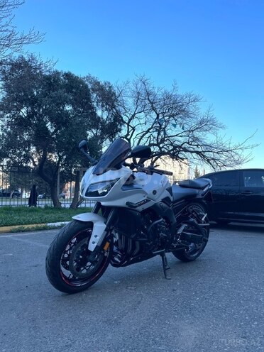 Yamaha FZ1-2