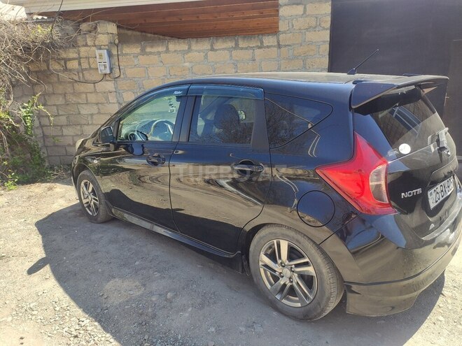 Nissan Note-2