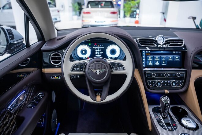 Bentley Bentayga-10