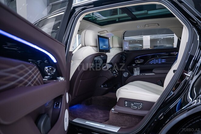 Bentley Bentayga-13
