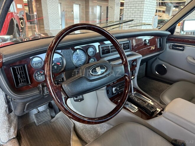 Jaguar  1985, 89,645 km - 5.3 l - Bakı