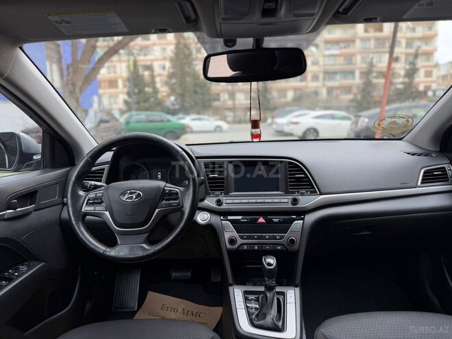 Hyundai Elantra-7