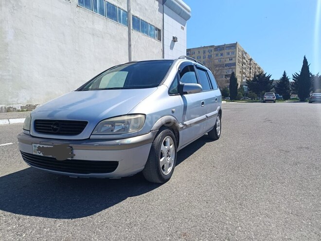 Opel Zafira-2