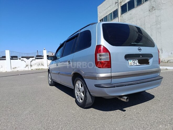 Opel Zafira-4