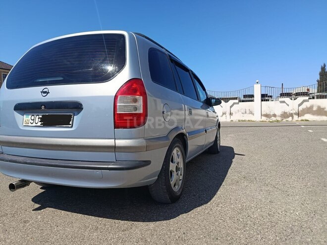 Opel Zafira-6