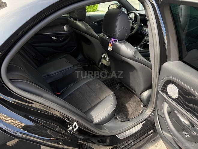 Mercedes E 200-13