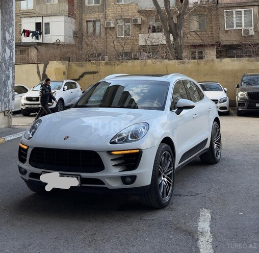 Porsche Macan S-3