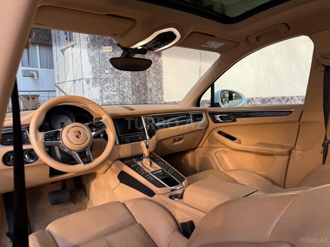 Porsche Macan S-13
