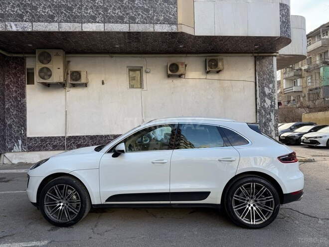Porsche Macan S-9