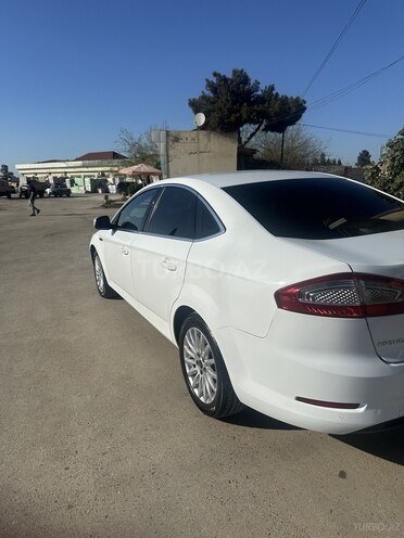 Ford Mondeo-4