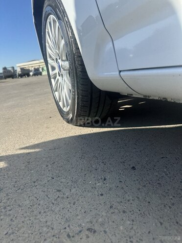 Ford Mondeo-13