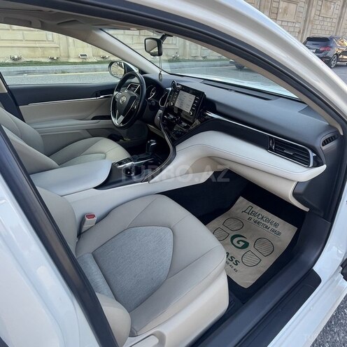 Toyota Camry-7