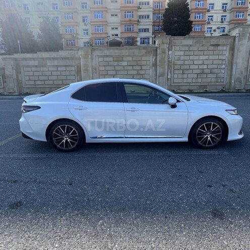 Toyota Camry-5