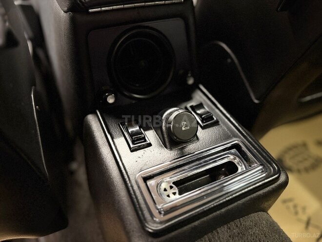 Jaguar Daimler Double-Six-18