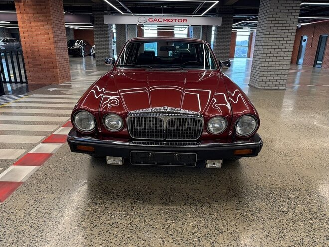 Jaguar Daimler Double-Six-2