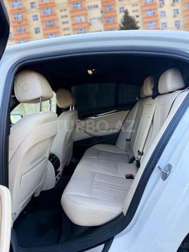 BMW 530-12