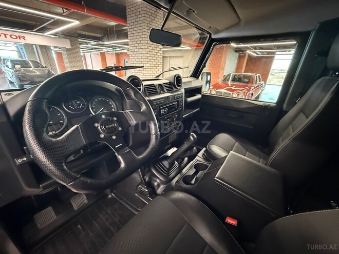 Land Rover Defender-13