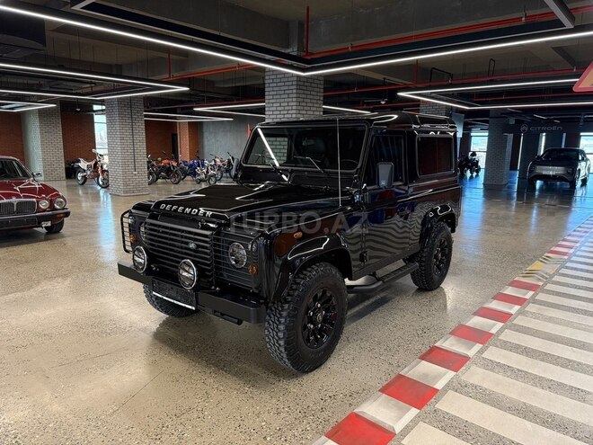 Land Rover Defender-1
