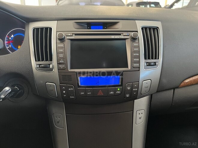 Hyundai Sonata-5