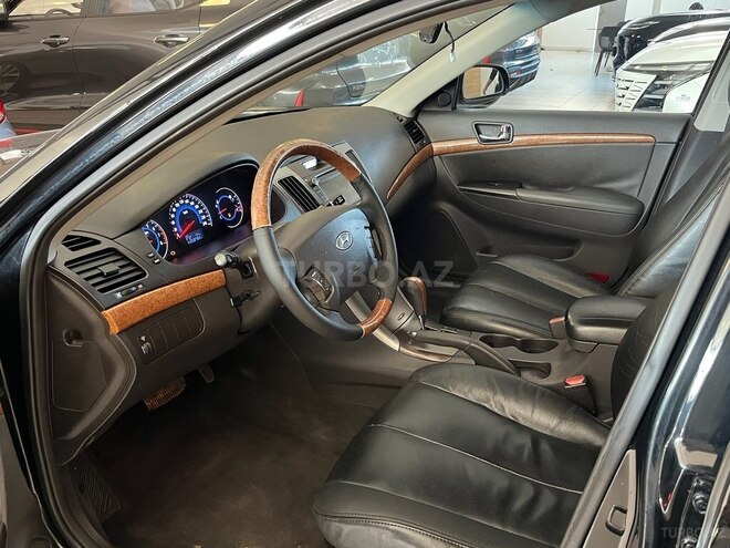 Hyundai Sonata-13
