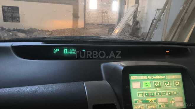 Toyota Prius-4