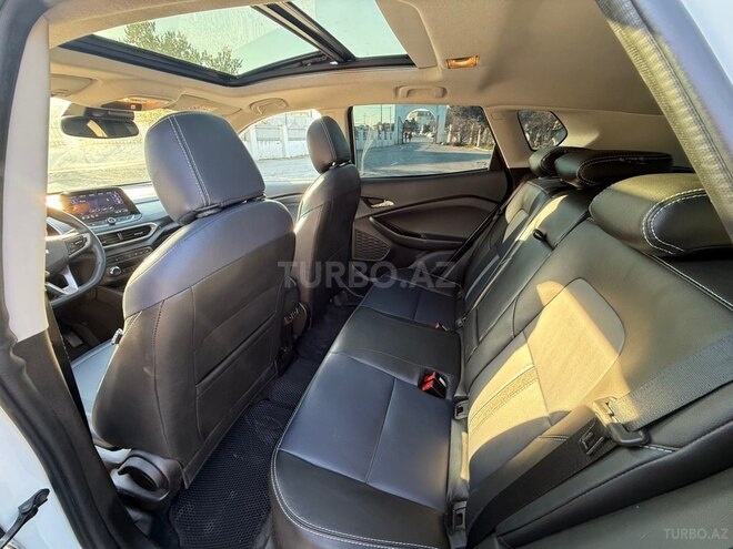 Chevrolet Tracker-12