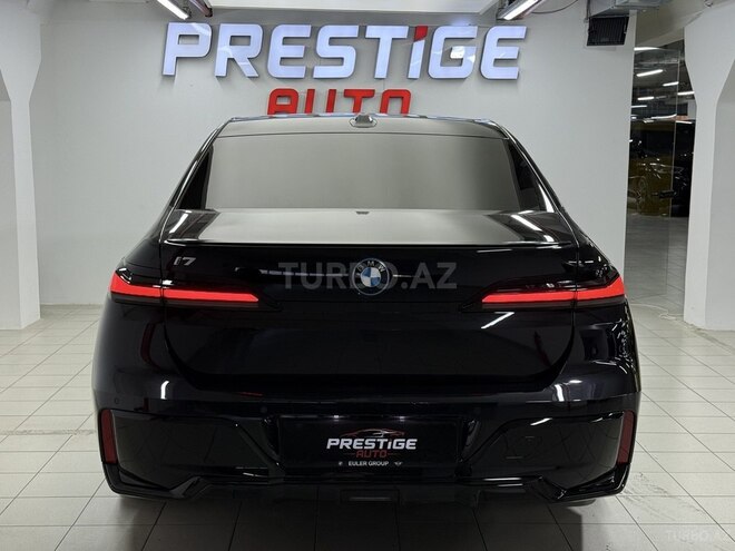 BMW i7-3